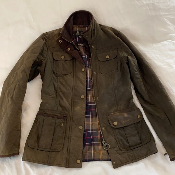 Jackets & Blazers - Barbour Women’s Coat Size 4